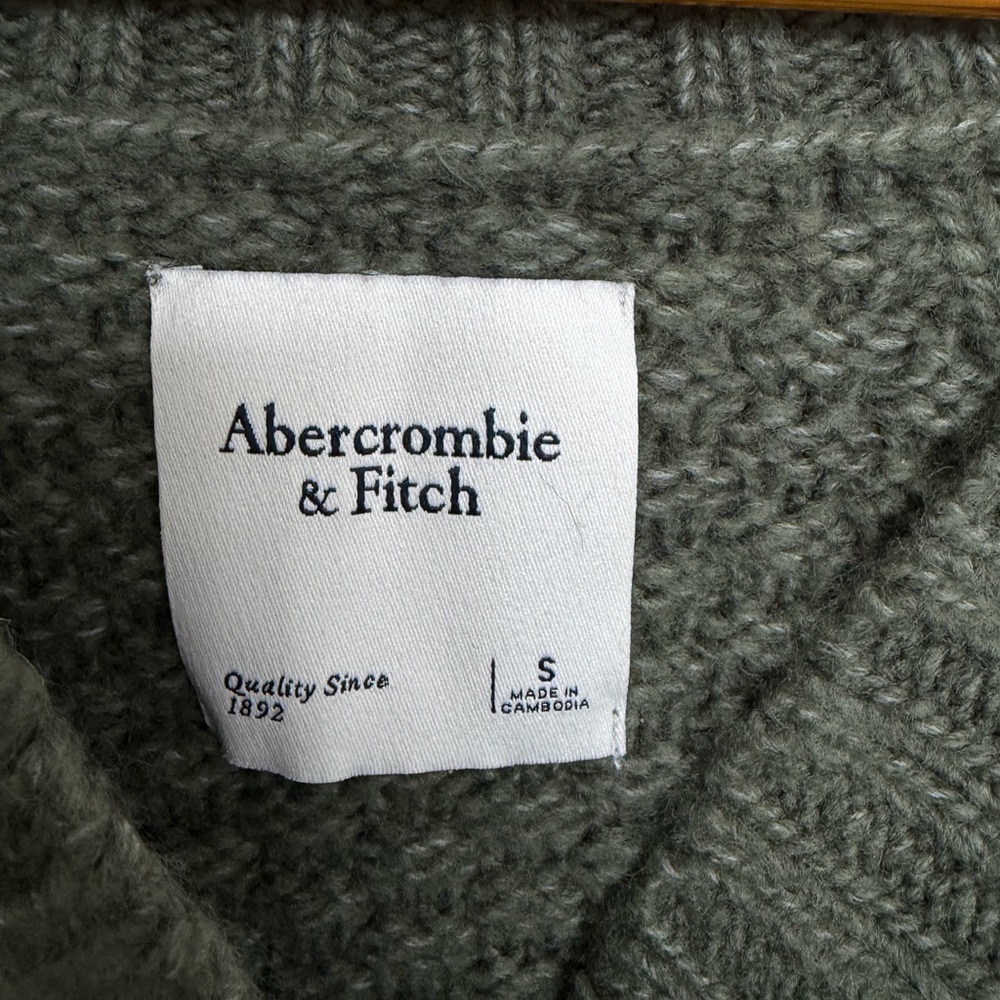 Abercrombie Green Cable Knit Sweater - Picture 4 of 4